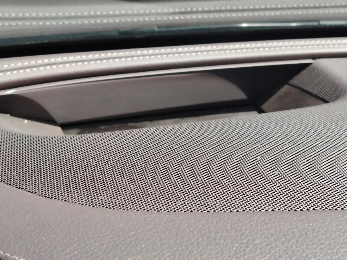 Car image 36