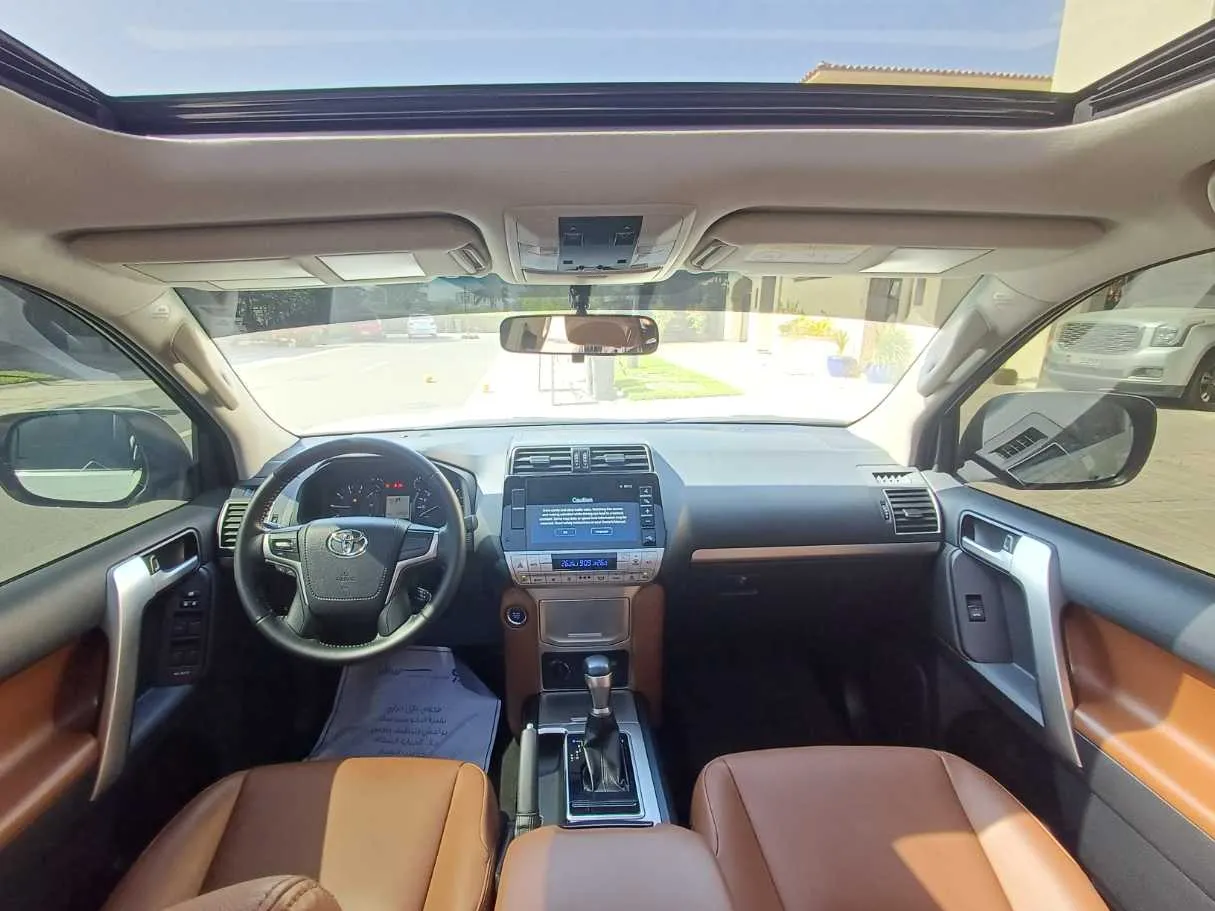 Car image 17