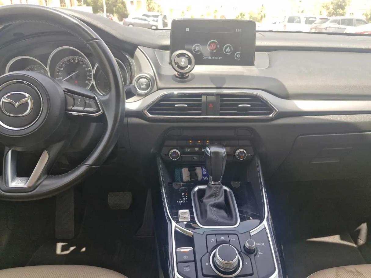 Car image 17