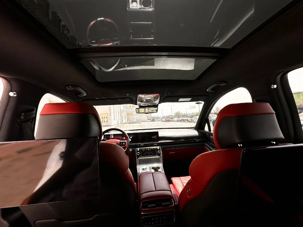 Car image 17