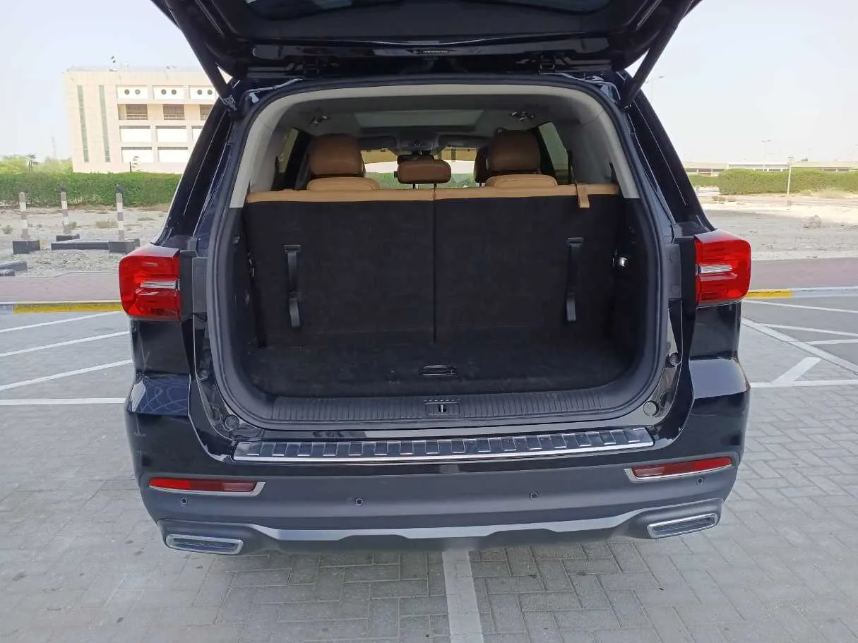 Car image 24