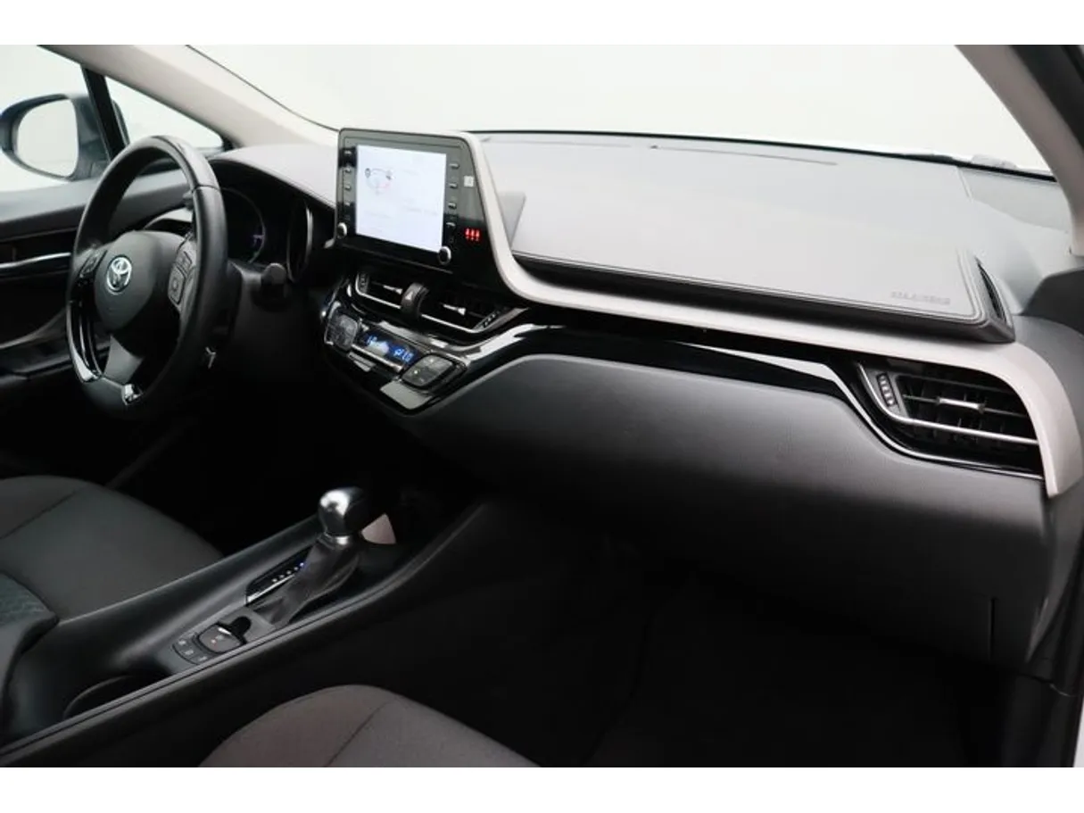 Car image 10