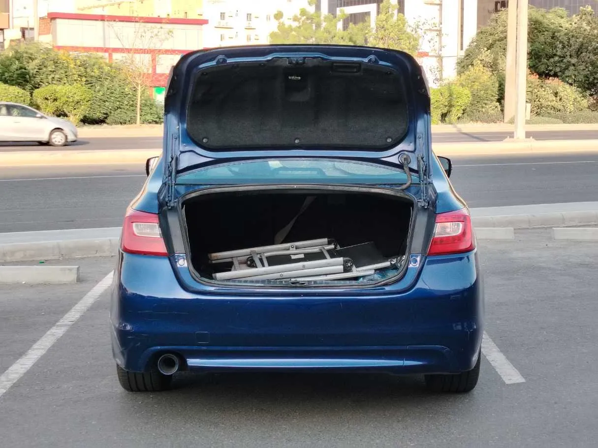 Car image 23