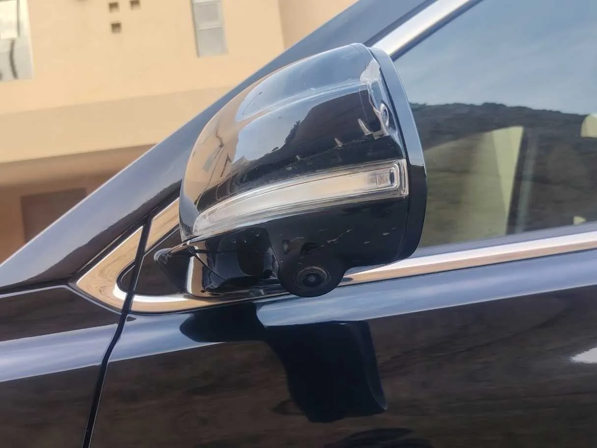 Car image 36