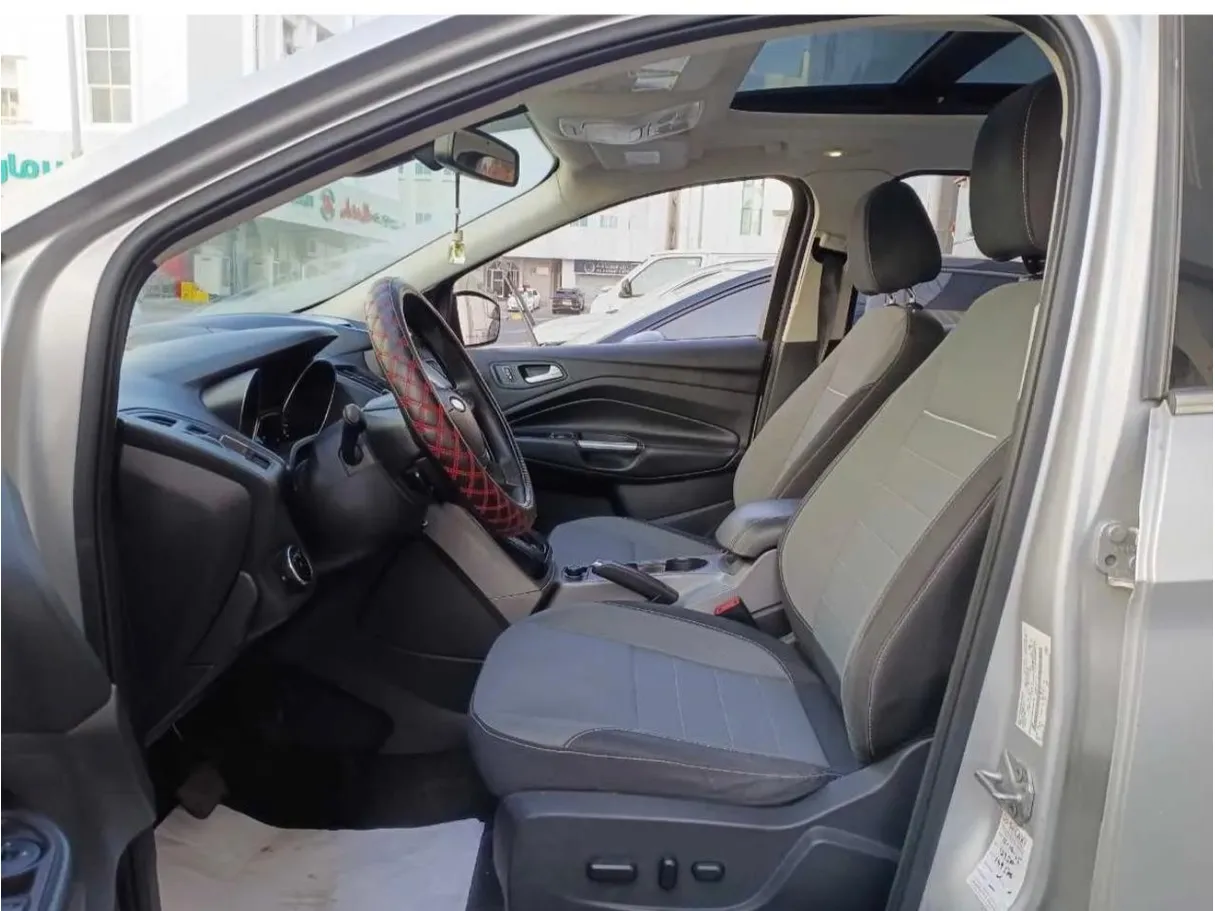 Car image 7