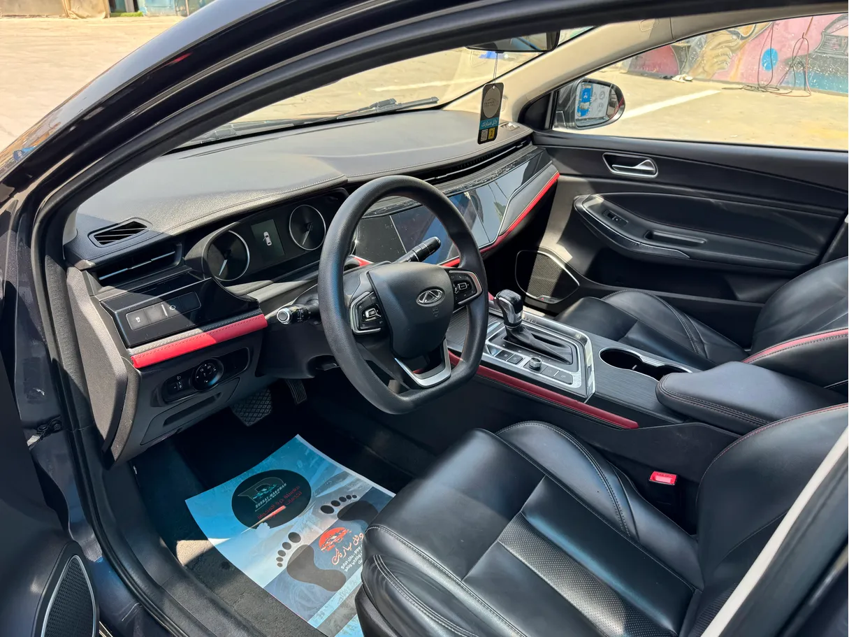 Car image 5