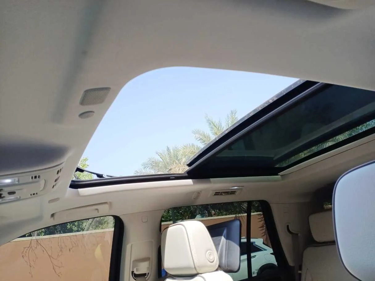 Car image 28