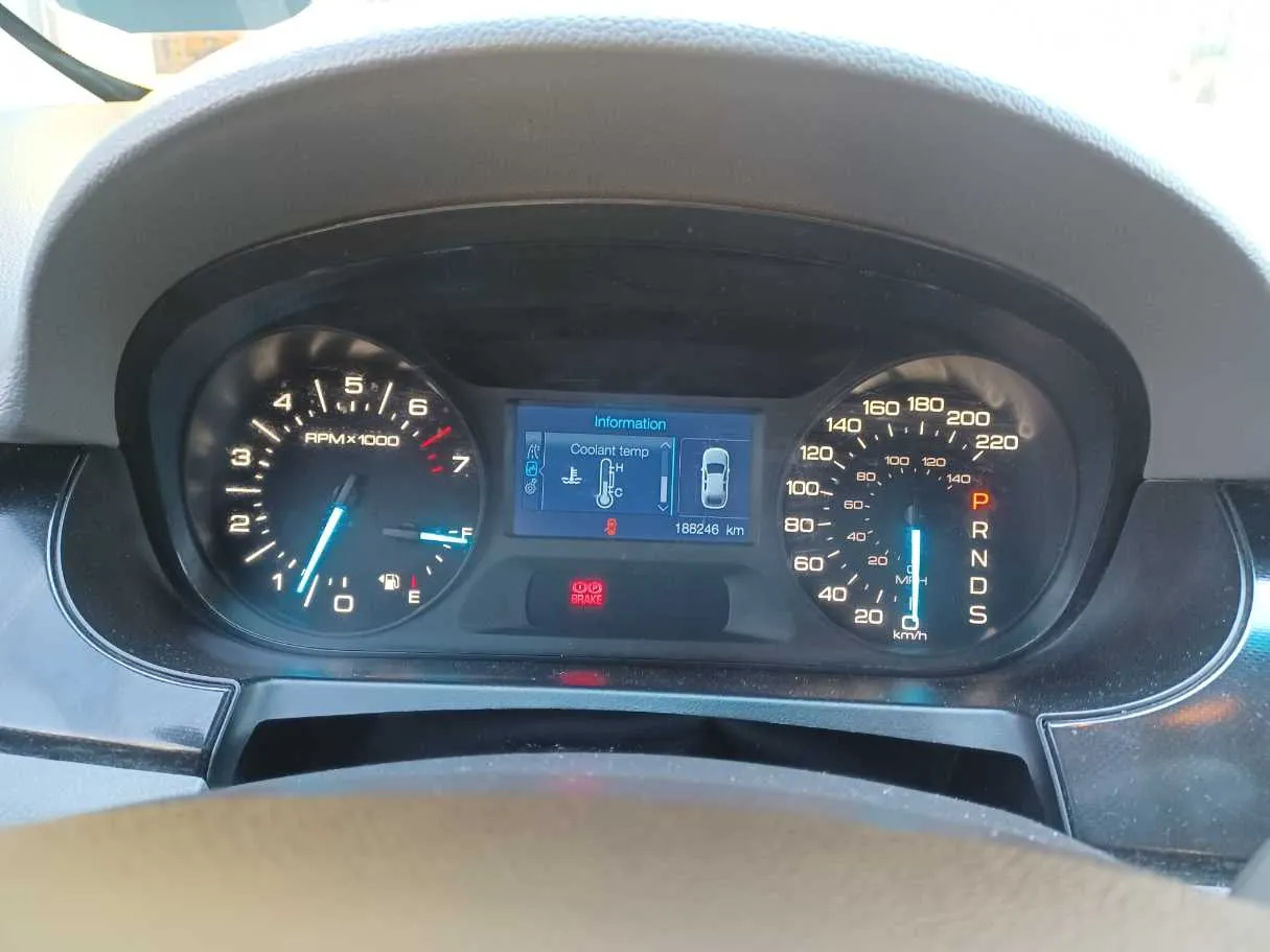 Car image 18