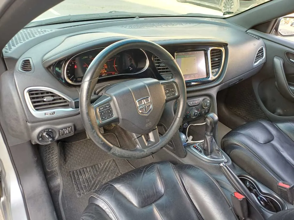 Car image 11