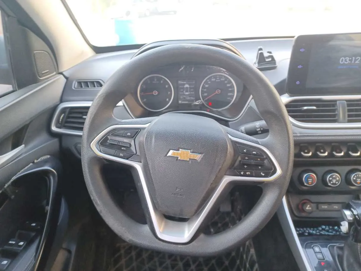 Car image 15