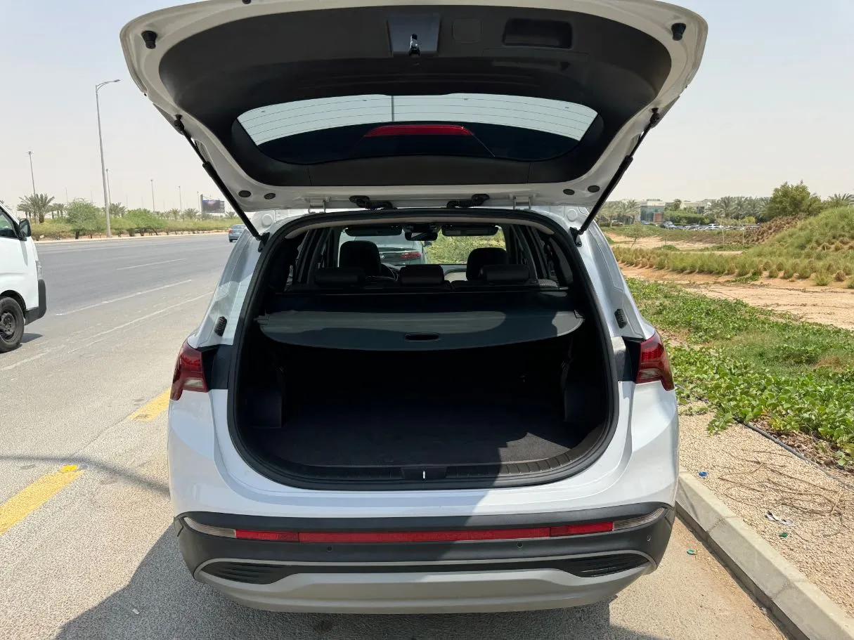 Car image 21