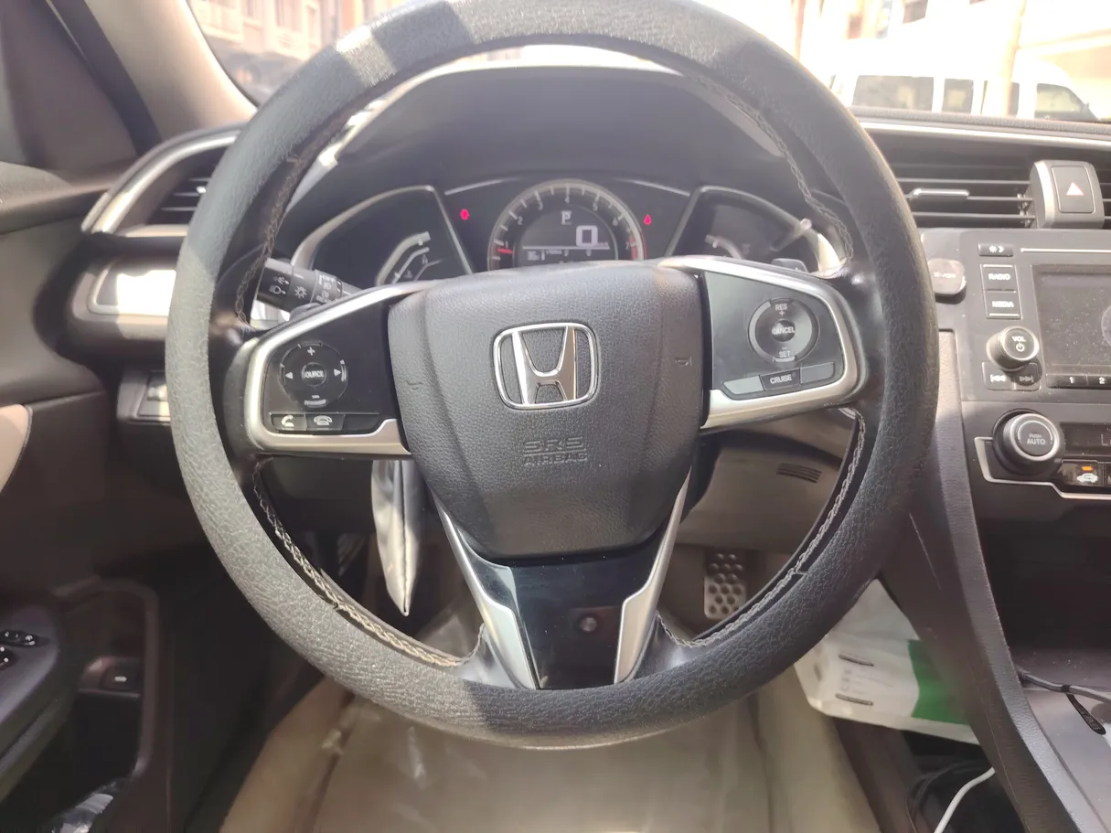 Car image 21