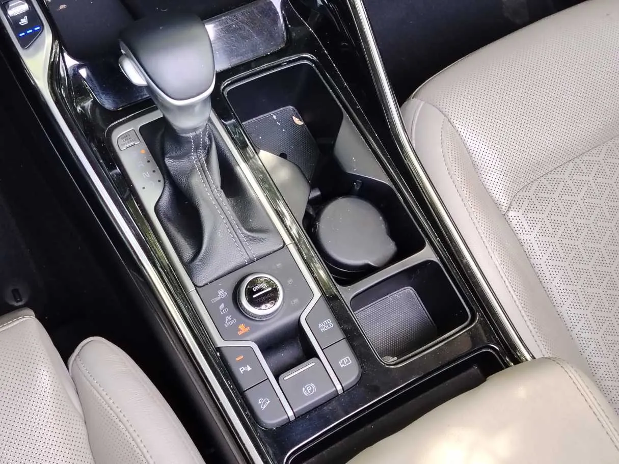 Car image 19