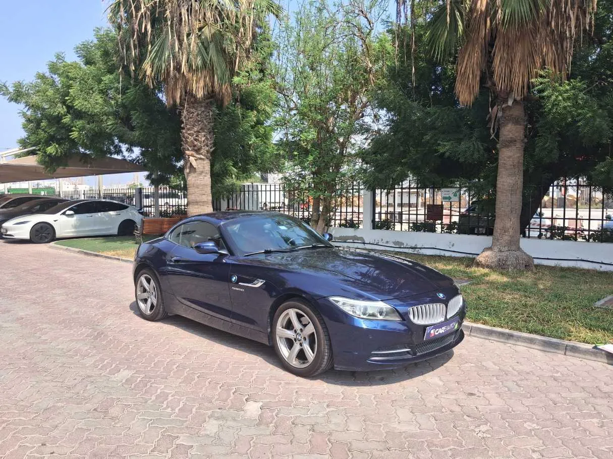 Car image 3