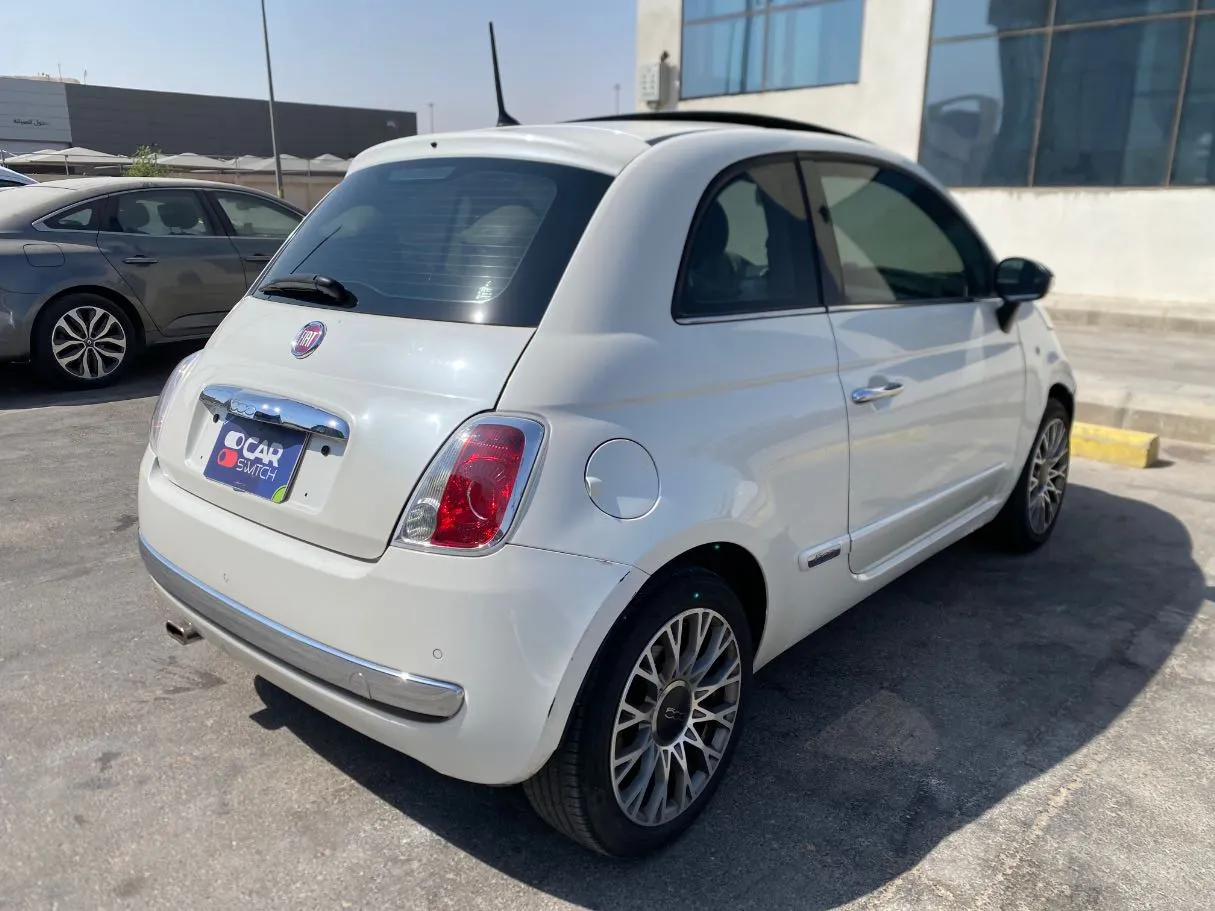 Car image 5