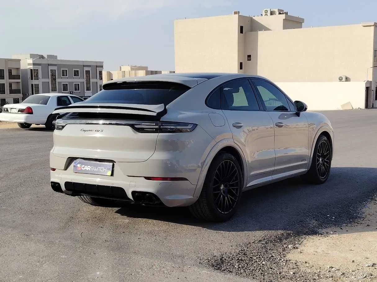 Car image 5