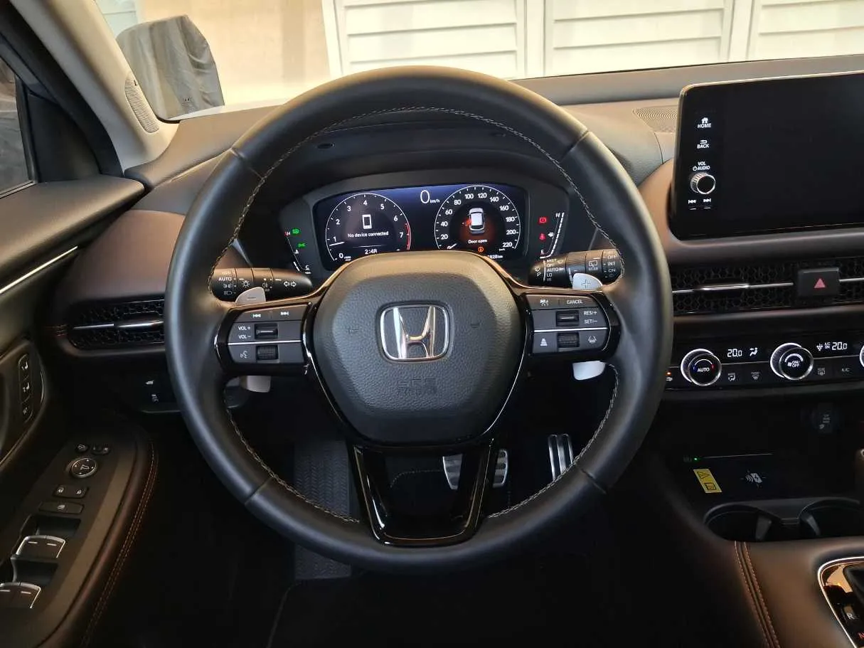 Car image 18