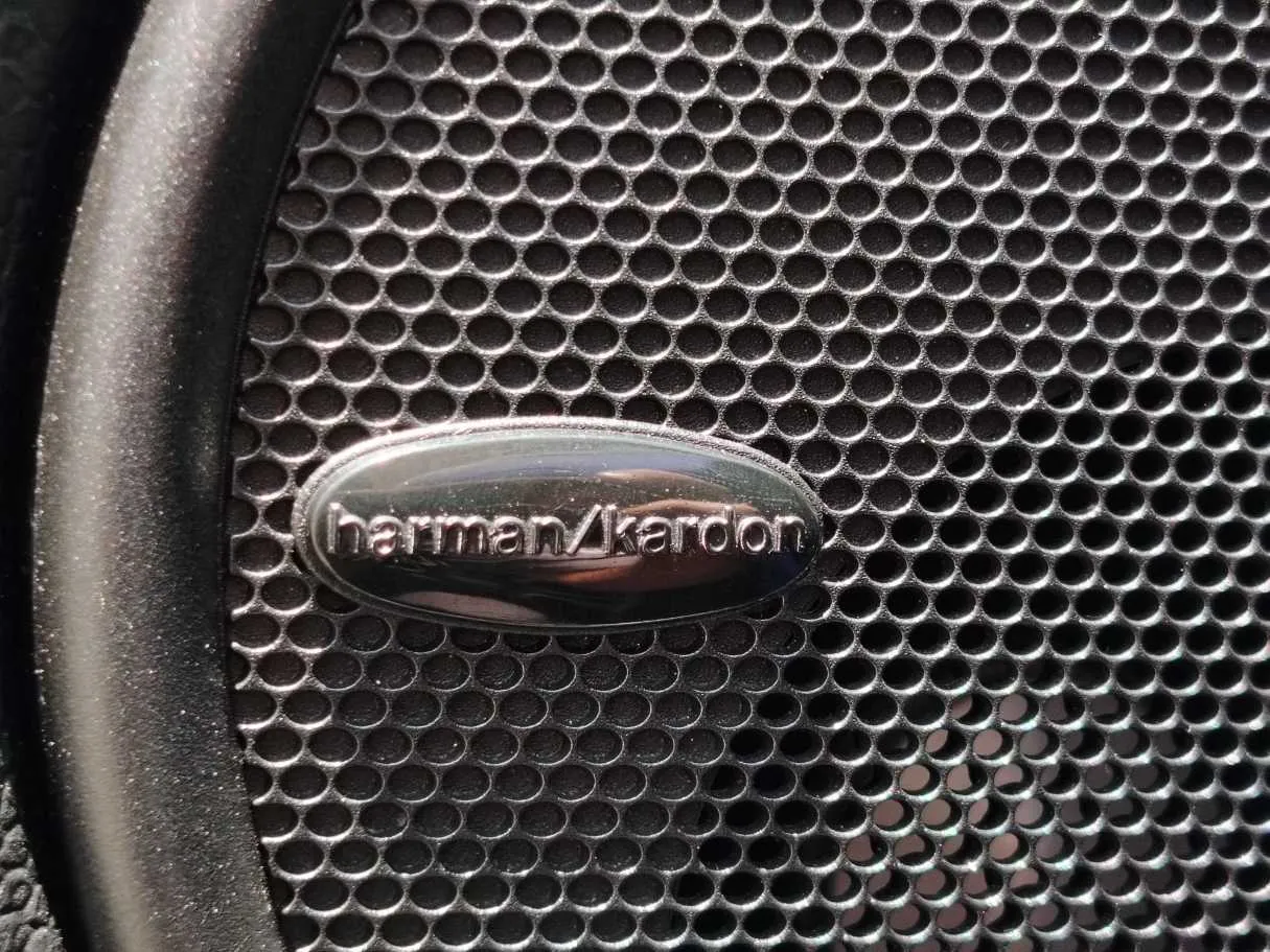 Car image 29
