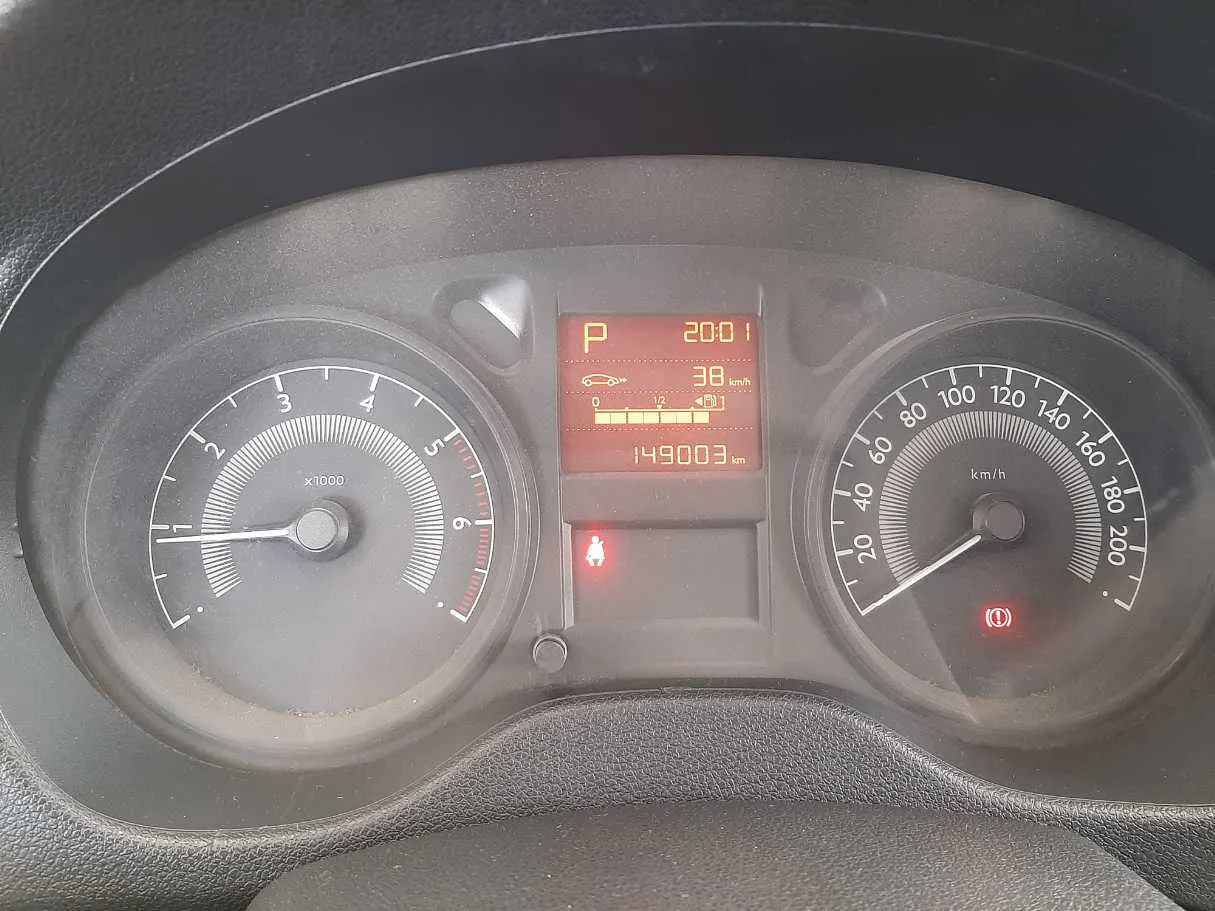 Car image 18