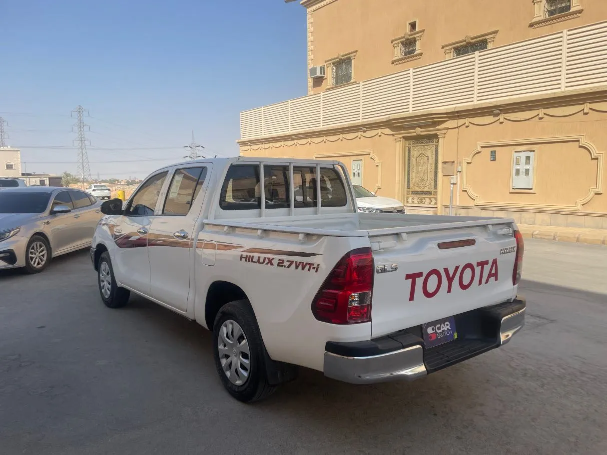 Car image 7