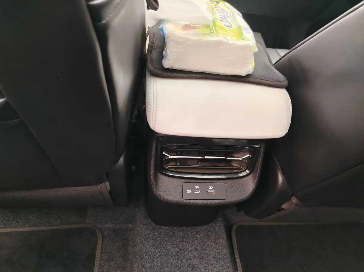 Car image 39