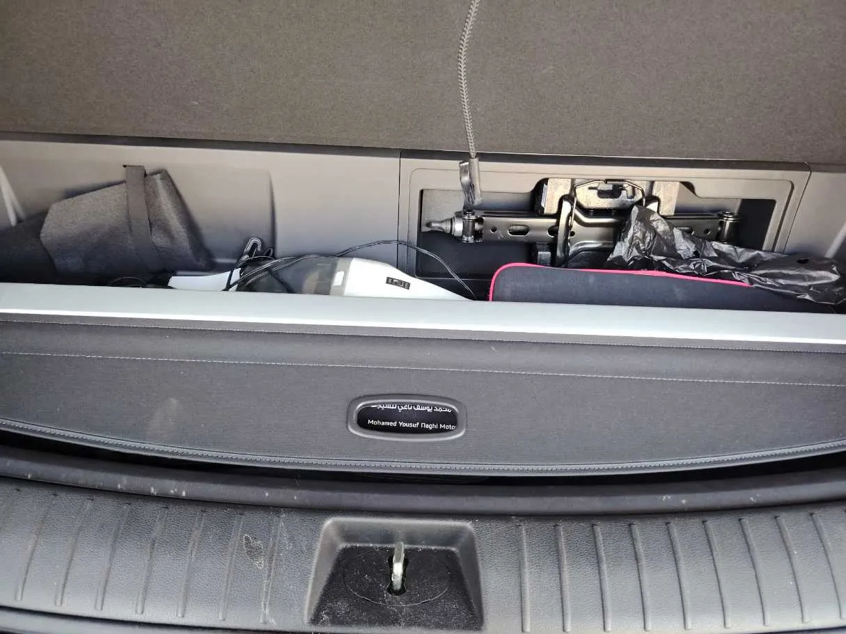 Car image 38