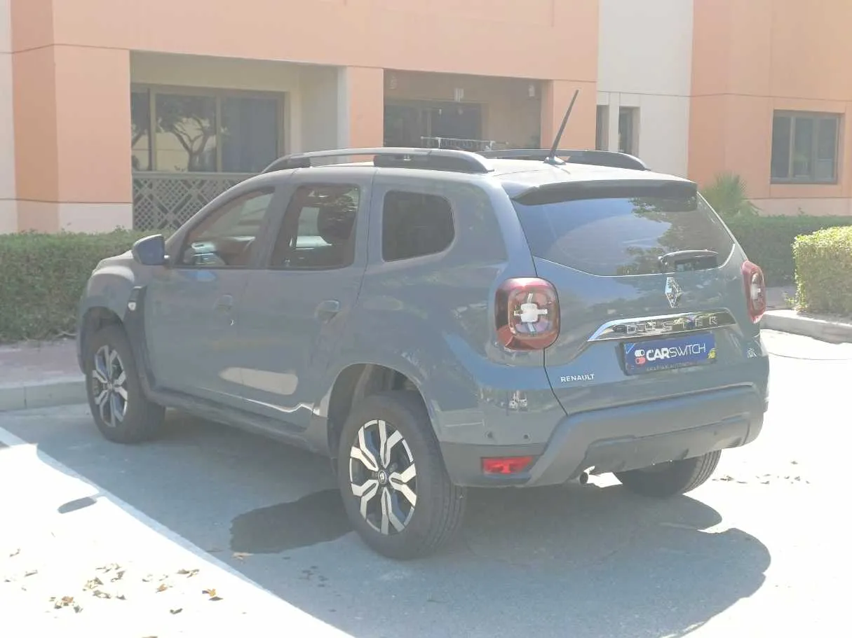 Car image 5