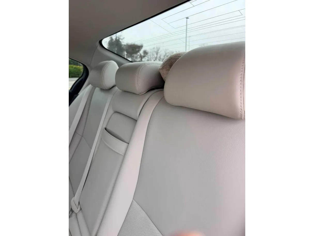 Car image 31