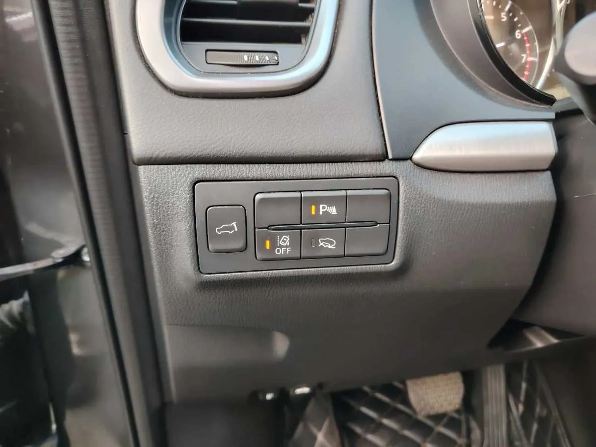 Car image 44