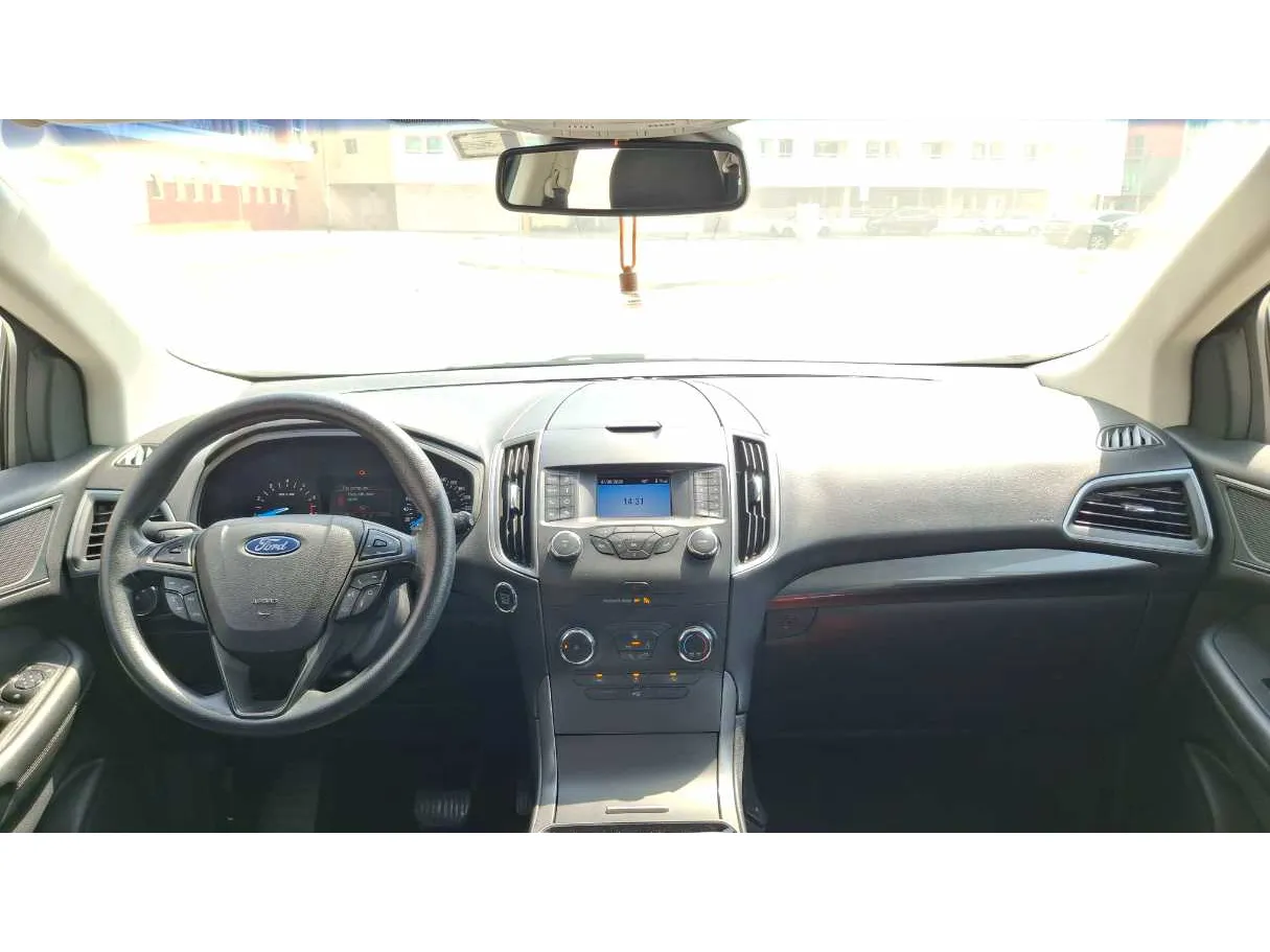 Car image 15