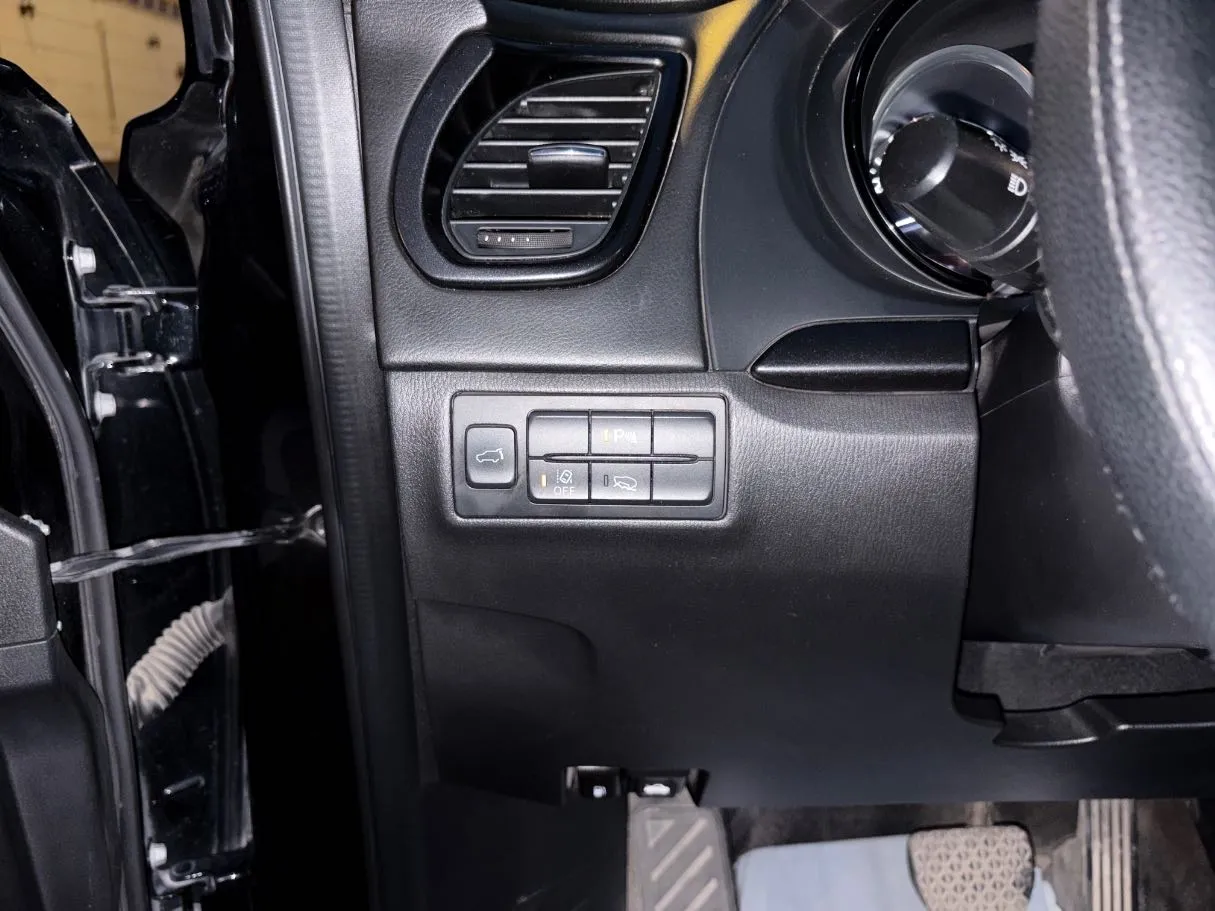 Car image 28