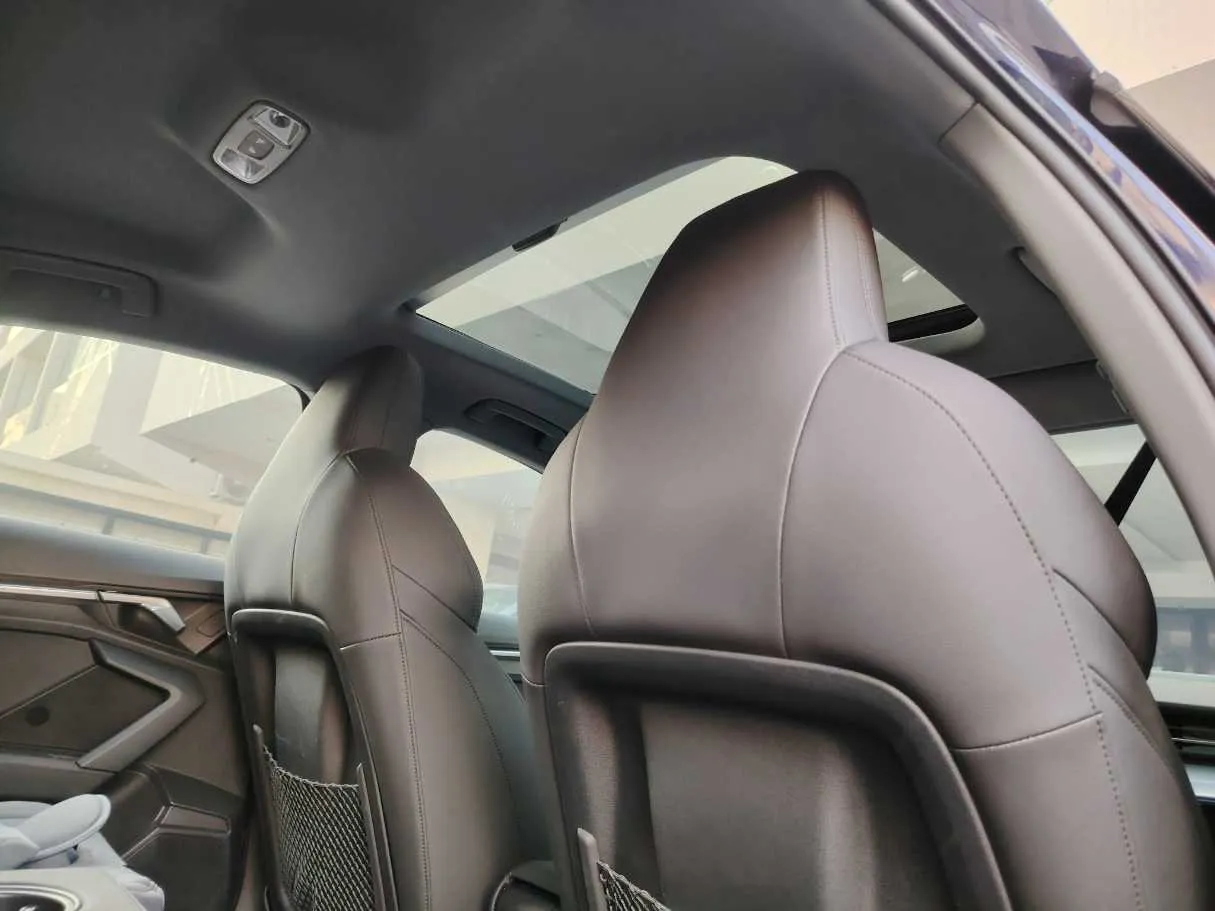 Car image 32