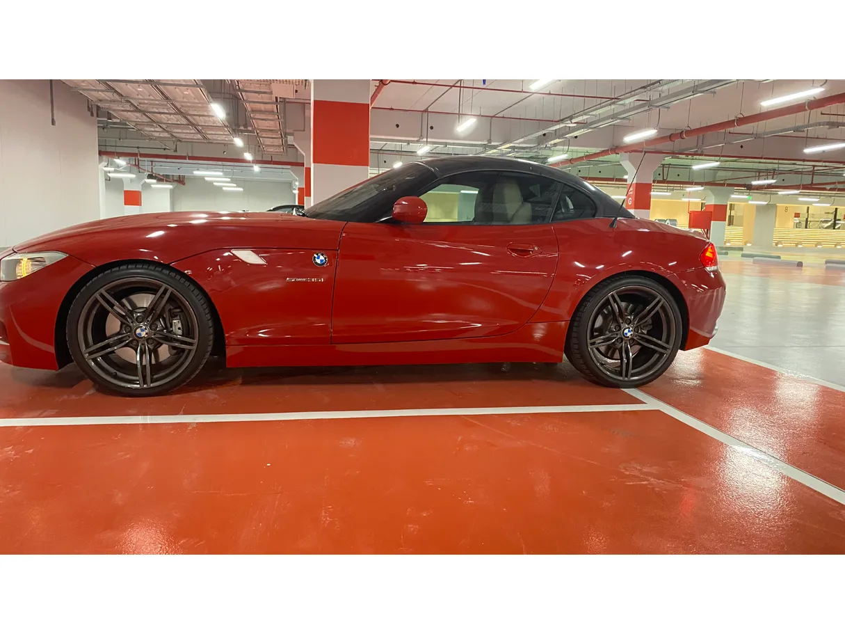Car image 4
