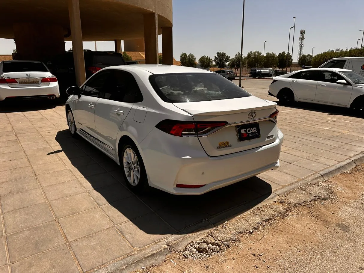 Car image 7