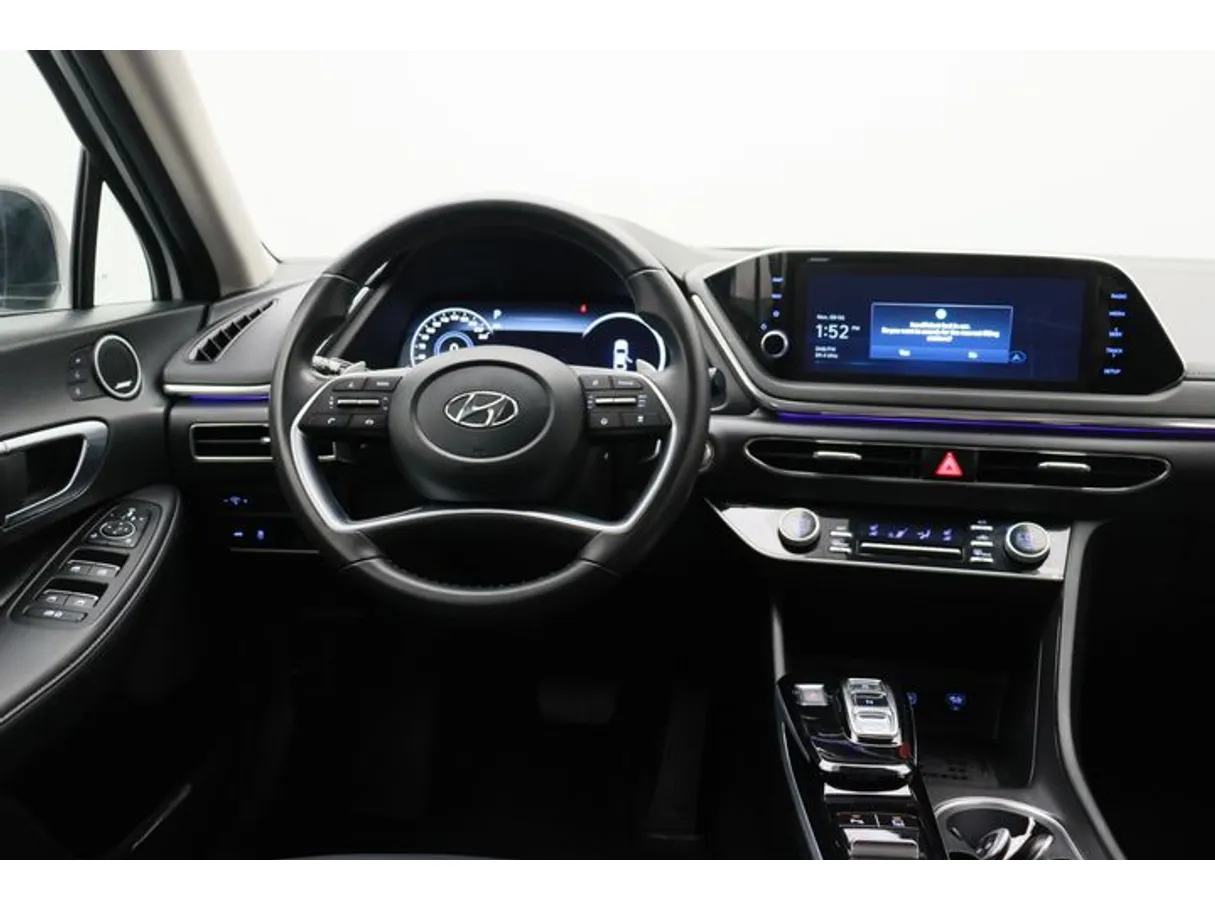 Car image 15