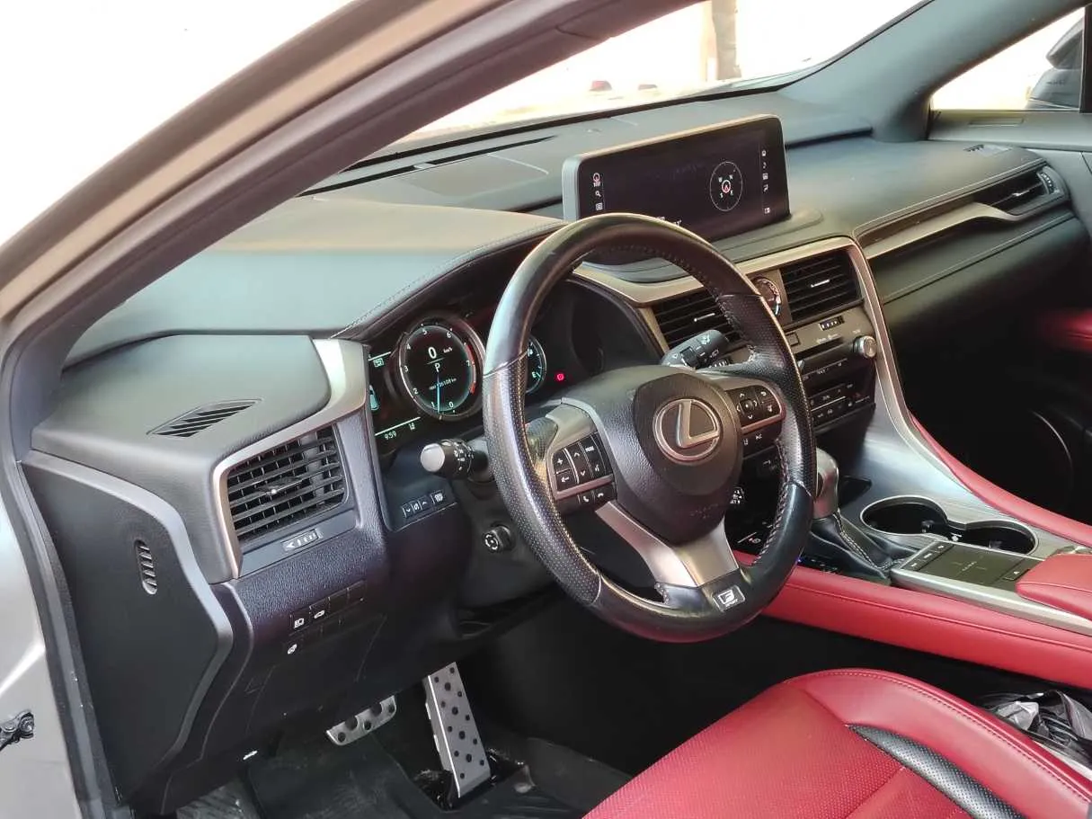 Car image 13