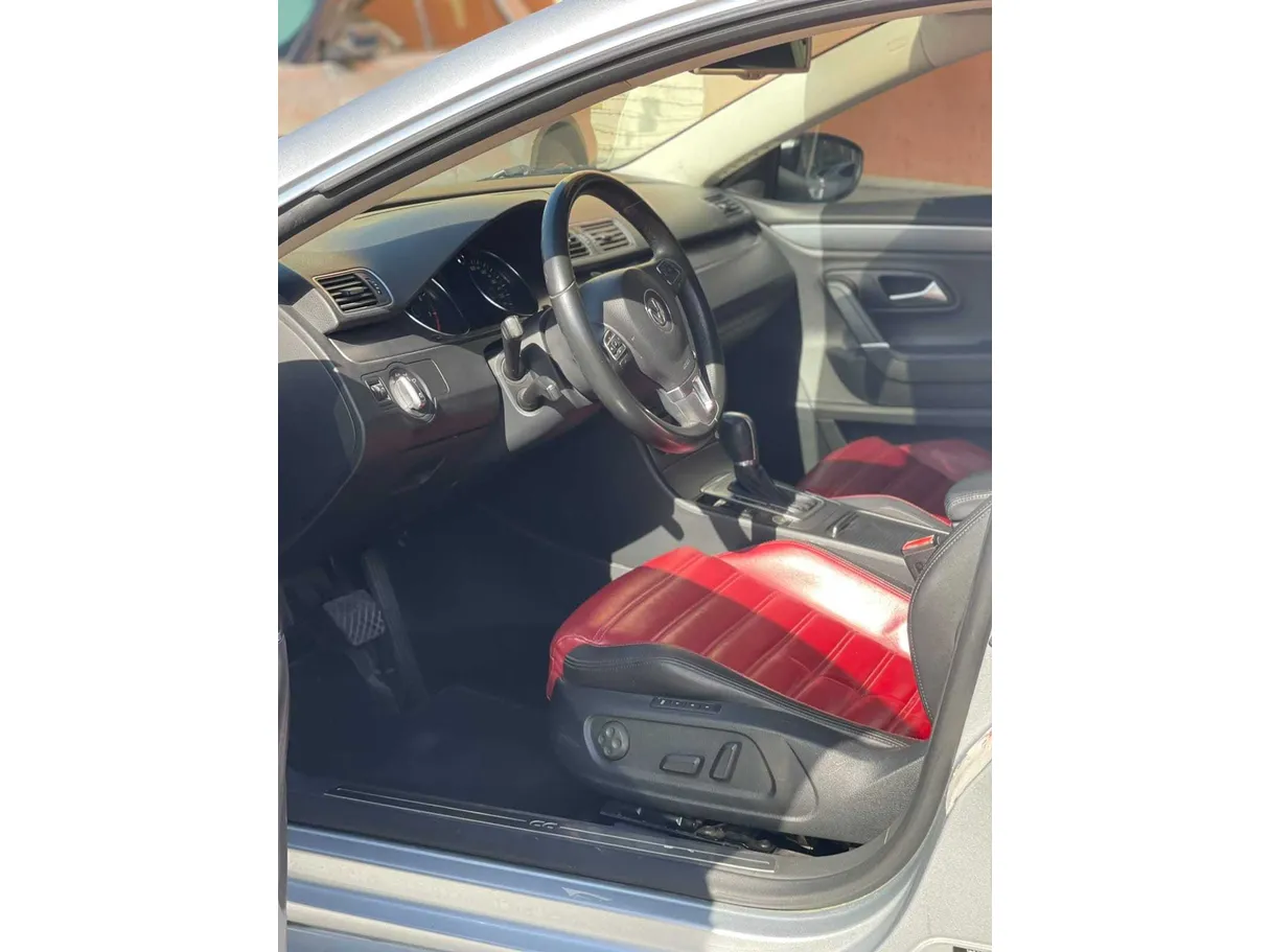 Car image 15