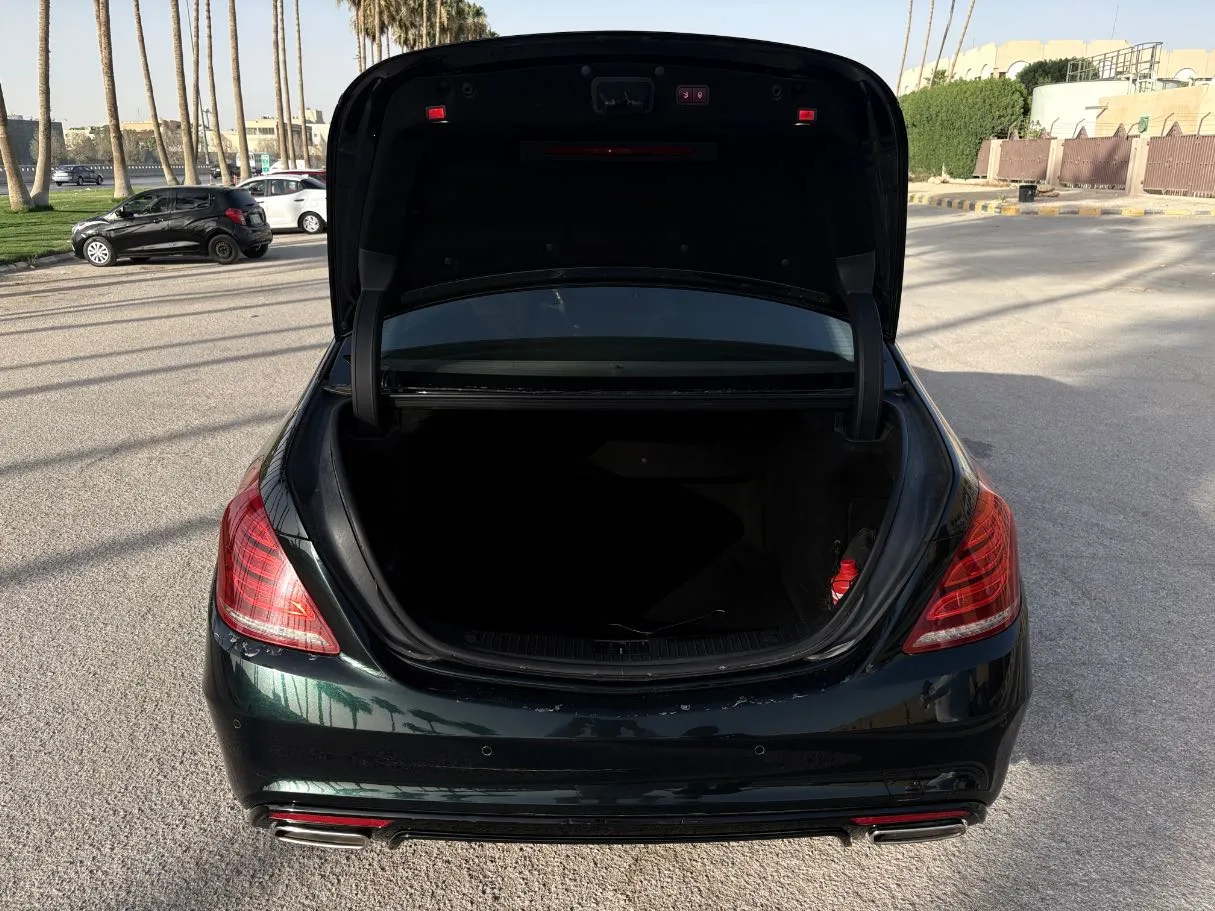 Car image 24
