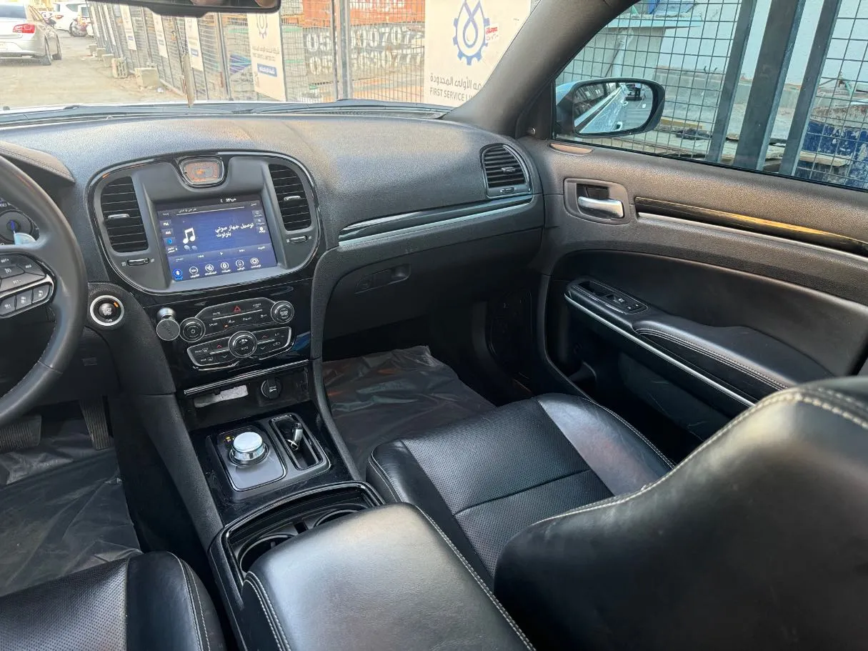Car image 24