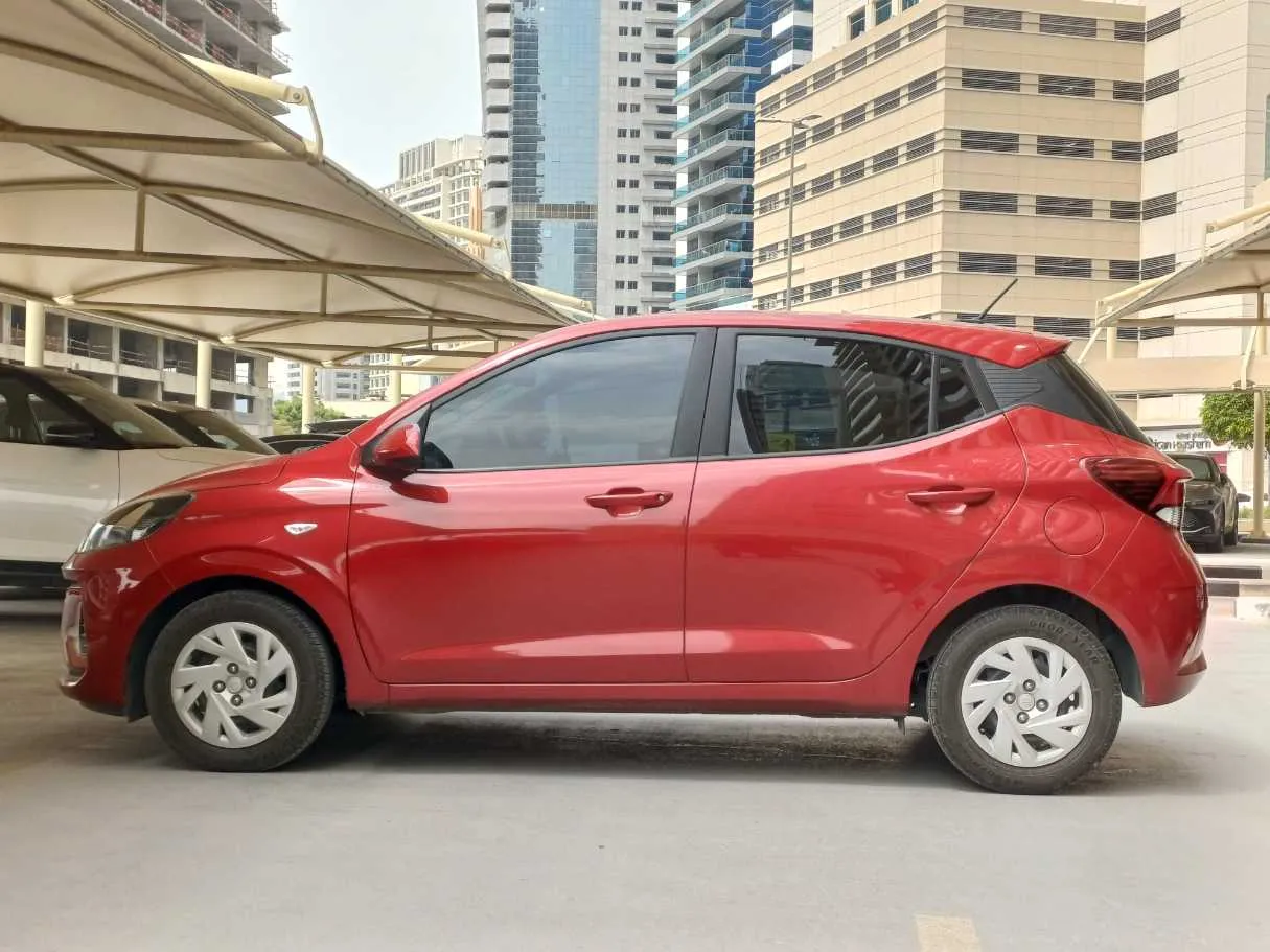 Car image 3