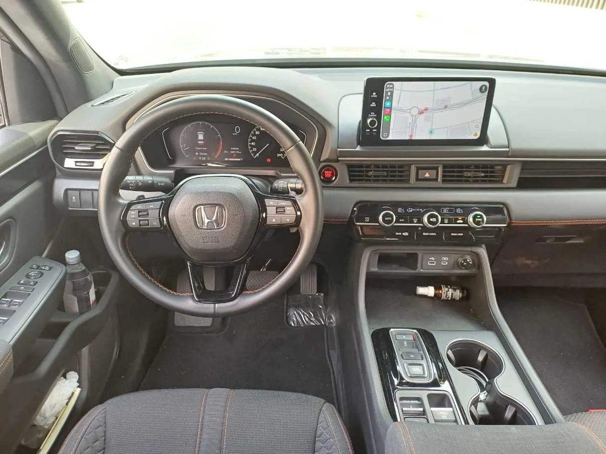 Car image 16