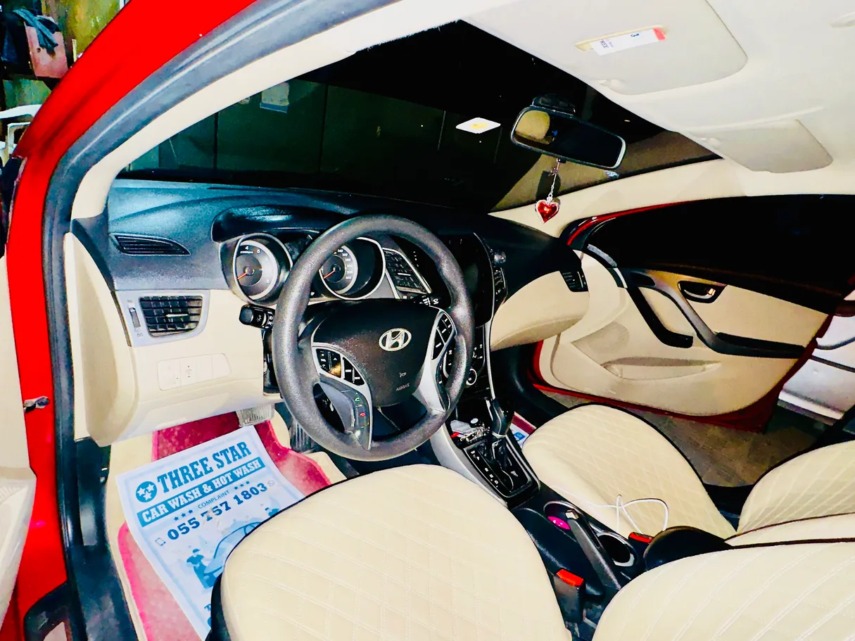 Car image 5