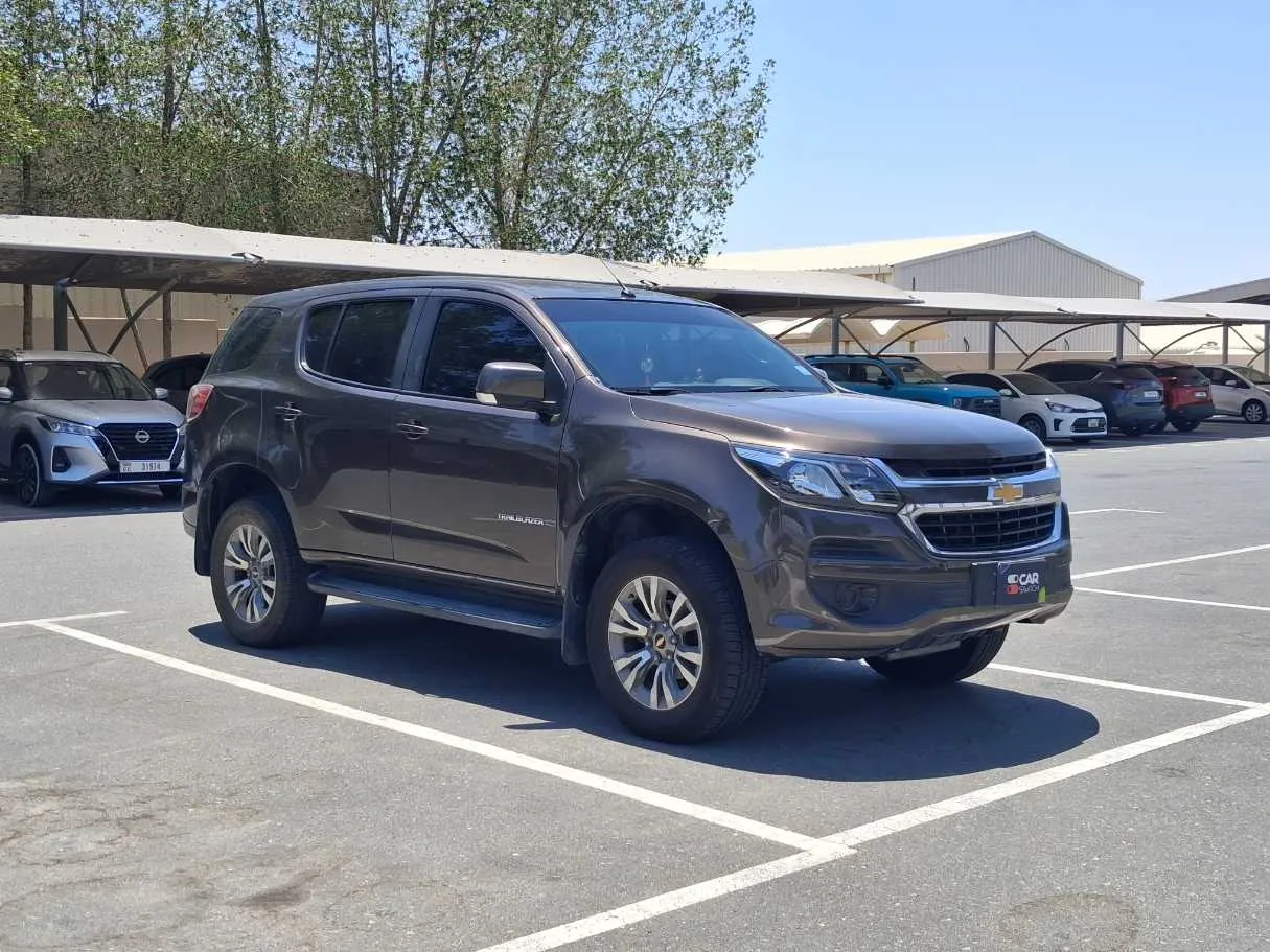 Car image 3