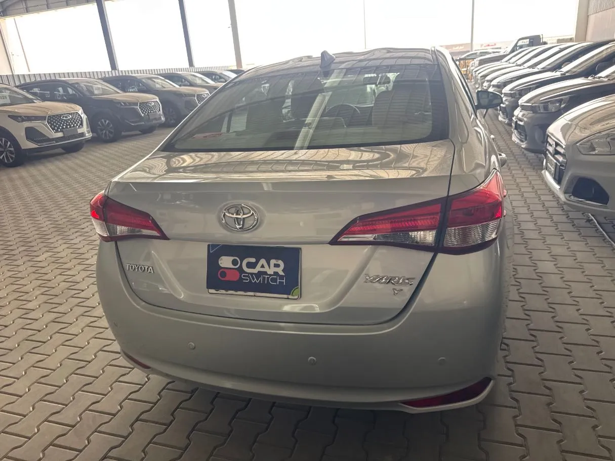 Car image 6