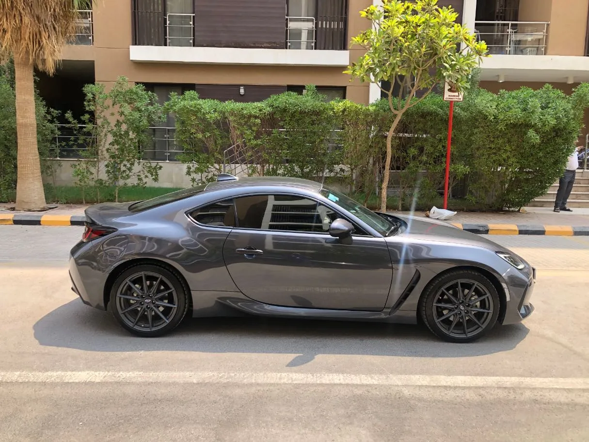 Car image 4