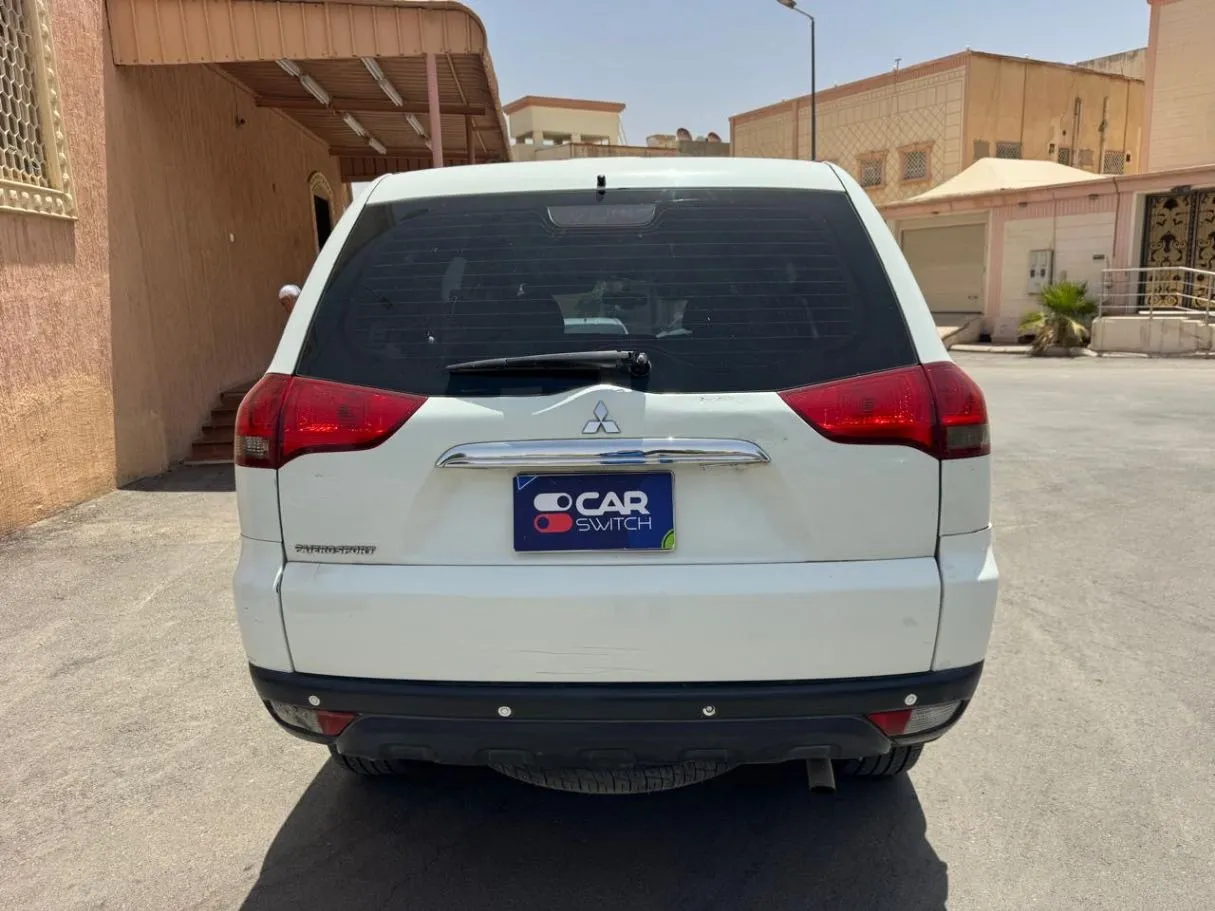 Car image 6
