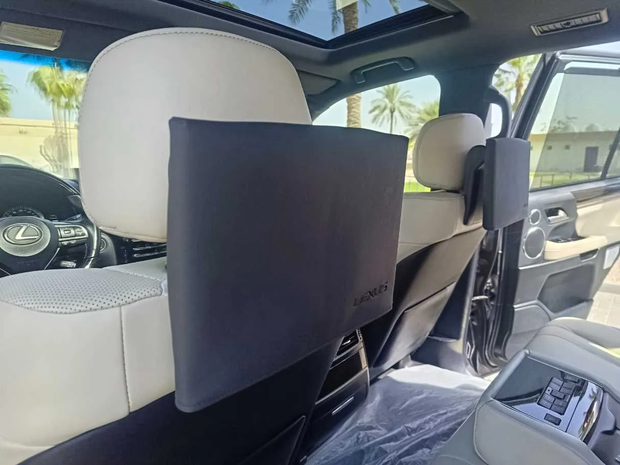Car image 40