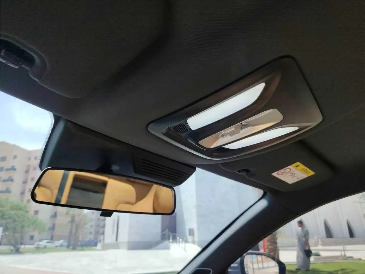 Car image 33