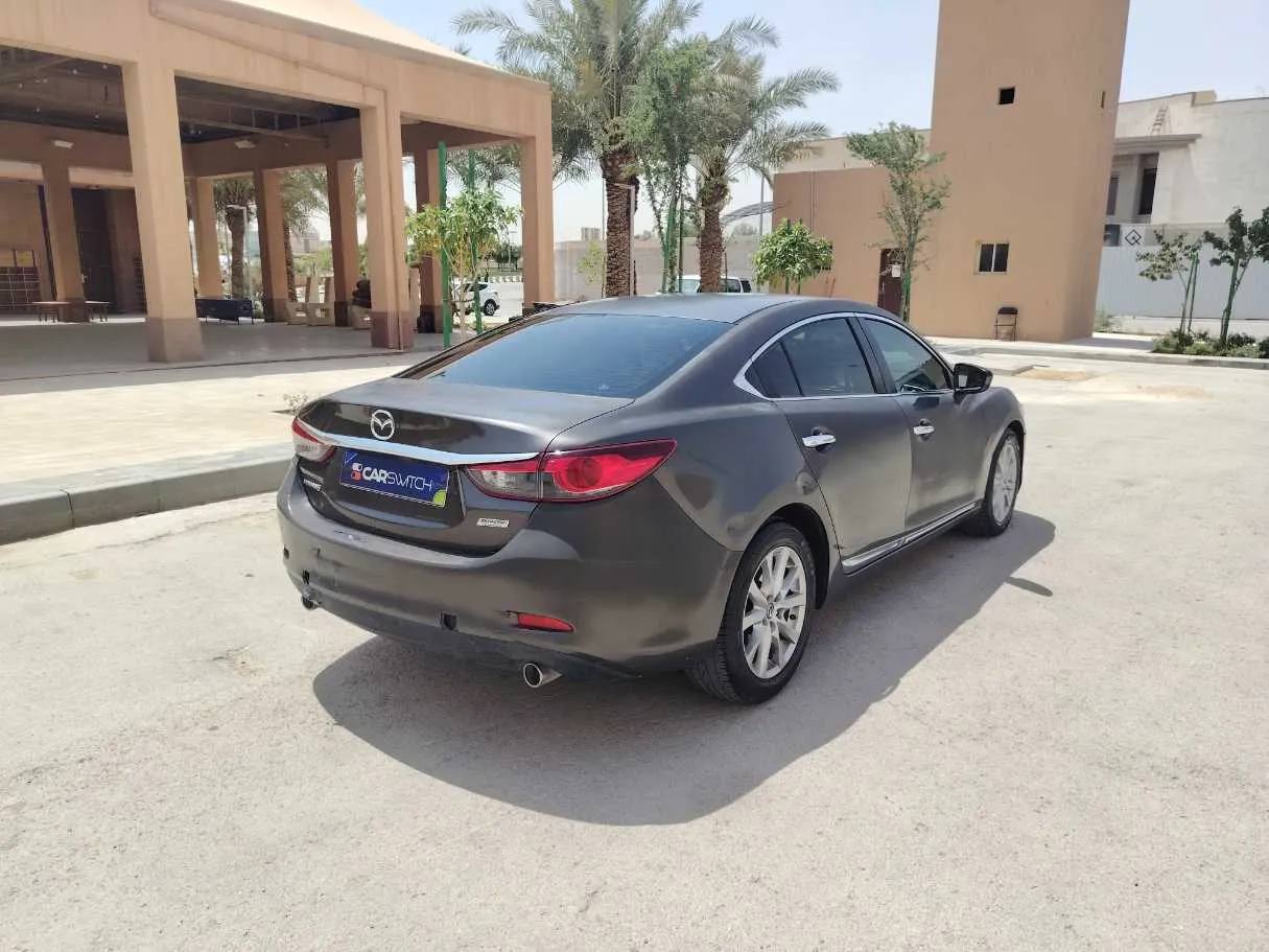 Car image 5