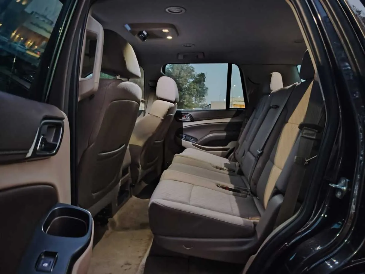 Car image 19